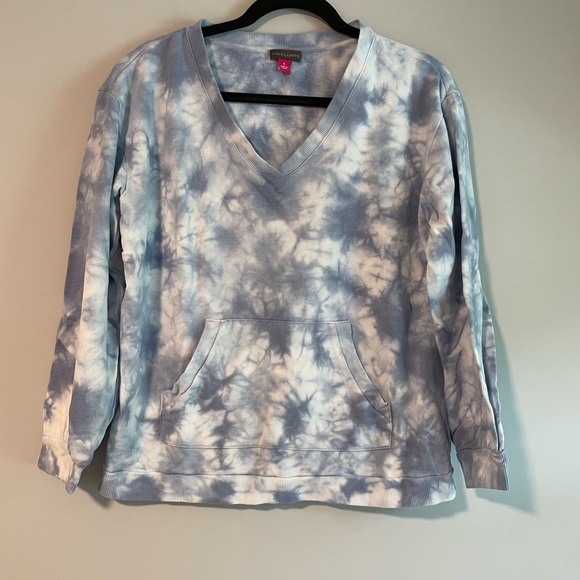 Vince Camuto Tie-Dye Blue Cloud Sweatshirt - Picture 2 of 7